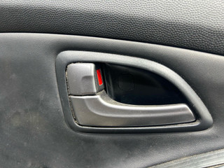 ручка внутренняя передняя левая Hyundai ix35 1 поколение [рестайлинг] (2013 - 2015), 1.6 л., бензин, МКПП, внедорожник 5 дв.