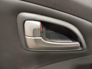 ручка внутренняя задняя левая Hyundai ix35 1 поколение [рестайлинг] (2013 - 2015), 1.6 л., бензин, МКПП, внедорожник 5 дв.