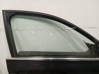 стекло двери передней правой Volkswagen Touareg 1 поколение (2002 - 2007)