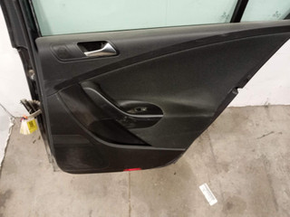 обшивка двери задняя правая Volkswagen Passat B6 (2005 - 2010), седан