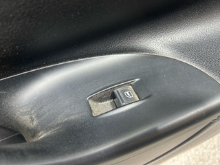 кнопка стеклоподъемника двери задней левой Volkswagen Passat B6 (2005 - 2010)