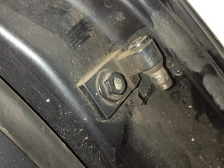 петля двери Volkswagen Passat B6 (2005 - 2010), седан