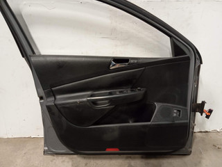 обшивка двери передняя левая Volkswagen Passat B6 (2005 - 2010), седан