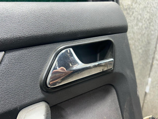 ручка внутренняя задняя левая Volkswagen Touran 1 поколение [рестайлинг] (2006 - 2010)