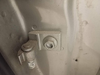 петля двери Volkswagen Golf 7 поколение (2012 - 2017), 1.6 л., дизель, универсал