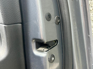 замок двери передней правой Volkswagen Passat B6 (2005 - 2010), седан