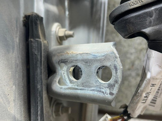 петля двери Nissan Qashqai 1 поколение (2006 - 2010)