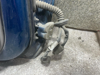 дверная проводка Nissan Almera Tino V10 (2000 - 2003)