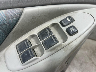 блок управления стеклоподъемниками Nissan Almera Tino V10 (2000 - 2003)