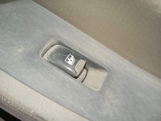 кнопка стеклоподъемника двери задней левой Hyundai Santa Fe 1 поколение (SM) (2000 - 2004)