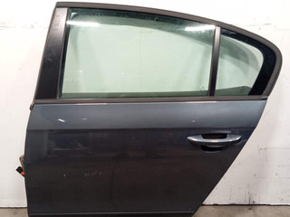 дверь задняя левая Volkswagen Passat B6 (2005 - 2010), седан