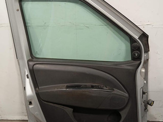 обшивка двери передняя левая Fiat Doblo 2 поколение (2010 - 2015), 1.3 л., дизель