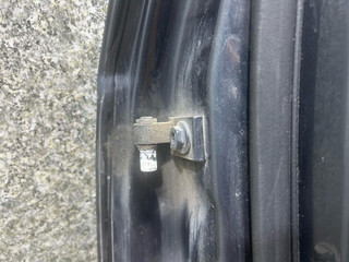 петля двери Volkswagen Passat B6 (2005 - 2010), седан