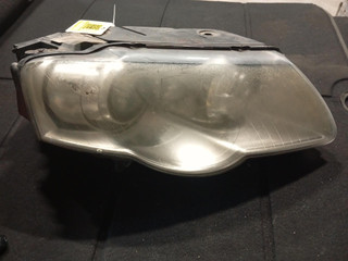 фара правая Volkswagen Passat B6 (2005 - 2010), 89312660