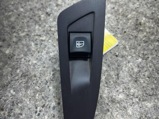 кнопка стеклоподъемника двери задней правой Renault Espace 5 поколение (2015 - 2019), 1.6 л., дизель