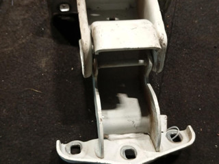 петля двери Renault Trafic 3 поколение (2014 - 2026), 1.6 л., дизель, МКПП, 904108626R