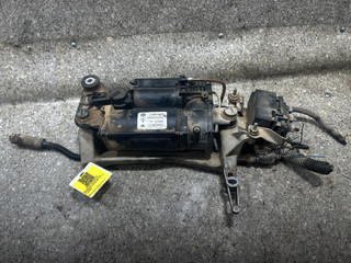 компрессор пневмоподвески Volkswagen Touareg 1 поколение (2002 - 2007), 2.5 л., дизель, 7L616006C