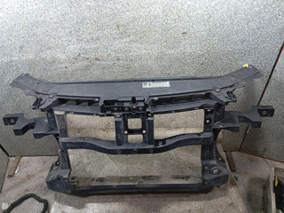 передняя панель крепления облицовки (телевизор) Volkswagen Passat B6 (2005 - 2010)