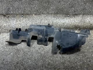 воздуховод (дефлектор) радиатора Volkswagen Passat B6 (2005 - 2010), 2.0 л., TDi, 3C0121284