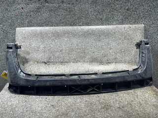 крепление бампера Volkswagen Touareg 1 поколение (2002 - 2007), 2.5 л., дизель, 7L6807699B