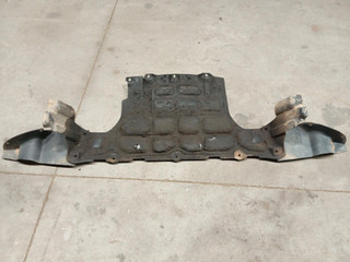 защита двигателя Volkswagen Touareg 1 поколение (2002 - 2007), 7L6809967