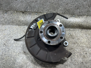 ступица передняя правая Volkswagen Passat B6 (2005 - 2010), 2.0 л., TDi, дизель