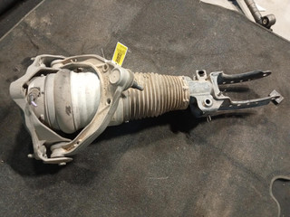 пневмостойка передняя Volkswagen Touareg 1 поколение (2002 - 2007), 2.5 л., дизель, 7L6412021AG