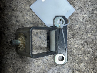 петля крышки багажника Renault Scenic 3 поколение (2009 - 2012)