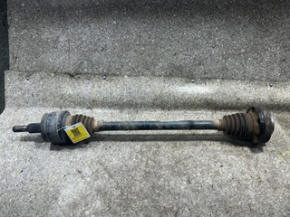 полуось задняя (приводной вал, ШРУС) Volkswagen Touareg 1 поколение (2002 - 2007), 2.5 л., TDi, дизель, полный привод, 7L6501201B