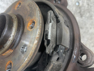 механизм стояночного тормоза (ручника) Volkswagen Touareg 1 поколение (2002 - 2007), 2.5 л., TDi, дизель, полный привод