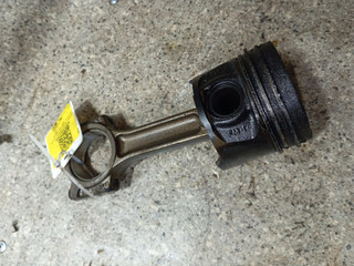 поршень Nissan Qashqai 1 поколение (2006 - 2010), 1.5 л., K9K 282, дизель