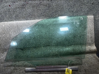 стекло двери передней левой Mercedes-Benz C-Класс W202/S202 (1993 - 1997)
