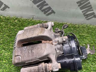 суппорт задний правый BMW X5 G05 2019, 3.0 л., B58B30C, бензин, АКПП, a96, внедорожник 5 дв., полный привод, 34216891768, 6891768, A002A334