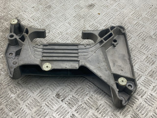 кронштейн КПП BMW 5 серия G30/G31 G30 2020, 2.0 л., B48 B20 B, бензин, АКПП, sophistograu a90, седан, задний привод, правый руль, 22329485330, 9485330