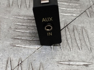 разъем AUX / USB