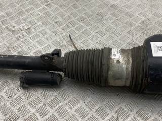 пневмостойка передняя BMW 7 серия G11/G12 G11 2017, 3.0 л., B57 D30 A, дизель, АКПП, carbonschwarz metallic (416), седан, задний привод, правый руль, 78687755402, 7755402, 37106877554, 6877554