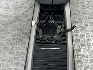консоль салона BMW X5 F15 2018, 3.0 л., N57 D30 B, дизель, АКПП, black sapphire metallic (475), внедорожник 5 дв., полный привод, правый руль, 9252117, 51169252117