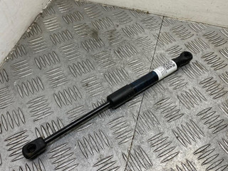амортизатор капота BMW 3 серия F30/F31/F34 [рестайлинг] F30 2015, 2.0 л., N47 D20 C, дизель, МКПП, estoril blau (b45), седан, полный привод, правый руль, 51237239233, 7239233