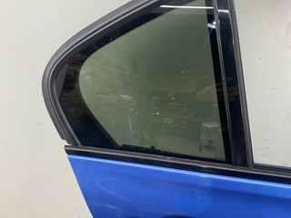 форточка задняя правая BMW 3 серия F30/F31/F34 [рестайлинг] F30 2015, 2.0 л., N47 D20 C, дизель, МКПП, estoril blau (b45), седан, полный привод, правый руль