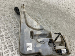 бачок омывателя BMW 3 серия F30/F31/F34 [рестайлинг] F30 2015, 2.0 л., N47 D20 C, дизель, МКПП, estoril blau (b45), седан, полный привод, правый руль, 7241671