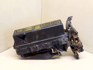 блок предохранителей Nissan Sunny N14 1991, 2.0 л., CD20, дизель, МКПП, белый, седан, передний привод