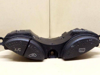 кнопка кондиционера Ford Focus 1 поколение 2000, 2.0 л., i, бензин, 5МКПП, черный, универсал, передний привод, 98AG19A945BG