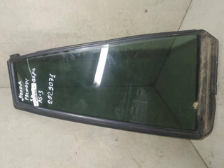 форточка задняя правая Mazda Premacy 1 2000