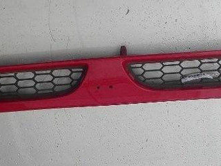 решетка радиатора Nissan Sunny N14 1991, 2.0 л., CD20, дизель, МКПП, белый, седан, передний привод, 6231050C26