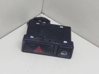 кнопка аварийной сигнализации BMW 3 серия E46 2001, 2.0 л., дизель, МКПП, седан, 61318368920
