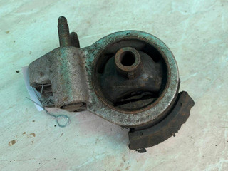 подушка крепления двигателя Toyota Starlet 80 series 1991, 1.3 л., i, бензин