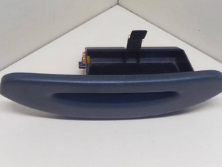 пепельница Renault Scenic 1 поколение 1998, 1.6 л., i, K4M 720, бензин, АКПП, синий, минивэн, передний привод, 7700426757