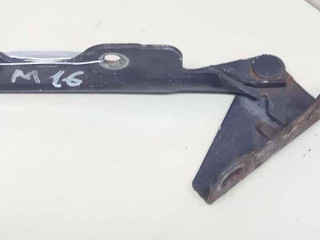 петля капота правая Mitsubishi Galant 8 поколение EA2W 1998, 2.0 л., i, 4G63 (SOHC 16V), бензин, АКПП, темно-серый, универсал, передний привод, MB401250