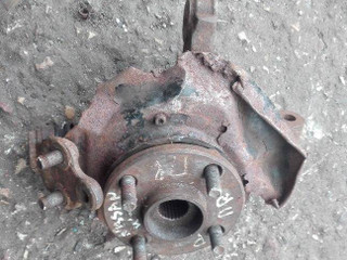 ступица передняя правая Nissan Primera P10 1996, универсал