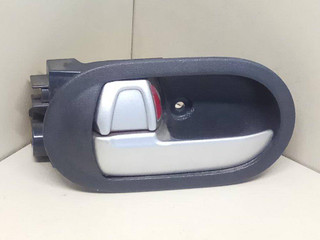 ручка внутренняя передняя левая Mitsubishi Colt 6 поколение (Z20/Z30) 2006, 1.5 л., OM 639.939, дизель, МКПП, черный, хетчбэк 5 дв., передний привод, 5716A415XA